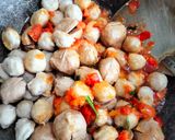 Foto langkah ke 3 dari resep Bakso pedas manis.