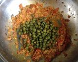A picture of step 5 of Hara chana masala curry.