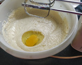 Foto del paso 2 de la receta: Budín inglés con chips de chocolate