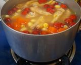 Hình bước làm 5 của món Canh chân gà hạt sen táo đỏ