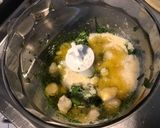 Une image de l'étape 7 de Pesto de fanes de radis à l ail fumé et trois fromages (recette anti gaspi).