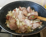 Foto del paso 1 de la receta: Magro de cerdo en salsa de tomate