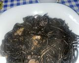 Foto del passaggio 3 della ricetta Spaghetti con nero di seppia