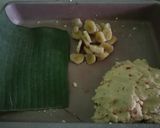 Foto langkah ke 2 dari resep Pisang Kukus Selimut Singkong.