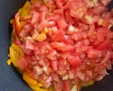 A picture of step 3 of Rosted bell peppers tomatoes and cottage cheese.