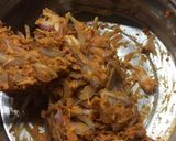 A picture of step 5 of Onion bhajji.