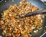 A picture of step 4 of Leftover Fride Rice 🍚.