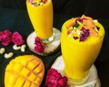 A picture of step 5 of Mango Kaju Milkshake.