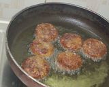 A picture of step 7 of Navratri special - Beetroot tikki.