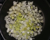 Foto del paso 1 de la receta: Huevo trufado en crema de champiñones
