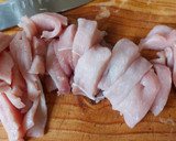 Foto del paso 1 de la receta: Bisteces de puerco en salsa de jitomate