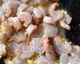 Foto langkah ke 2 dari resep 47. A. Udang Saus Mentega.