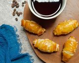Foto langkah ke 3 dari resep Mini Croissant Cheese Puff Pastry.