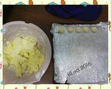 Foto langkah ke 1 dari resep Tamago Boro/Egg Biscuits Batita suka.