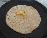 A picture of step 3 of Aloo cheese paratha.