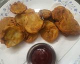 आलू की पकौड़ी (aloo ki pakodi recipe in Hindi) रेसिपी चरण 3 फोटो