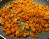 Foto del passaggio 5 della ricetta Zucca e ceci al curry 🎃