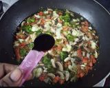A picture of step 6 of Veg Garlic Mushroom Soup.