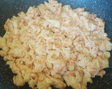 Foto del paso 2 de la receta: Revoltillo de huevo con ajo, puré y apio