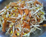 Foto del paso 5 de la receta: Ensalada fresca de repollo choclo y zanahoria sazonada