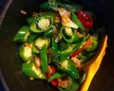 Foto langkah ke 3 dari resep Ikan Asin Layur Cabai Hijau.