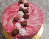 Vörösbársony torta, vízfesték technikával díszítve recept fázis 11 fotója