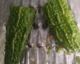 A picture of step 1 of Bitter gourd herbal powder.