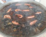Foto del paso 8 de la receta: Fideuà negra🦑🦐🖤