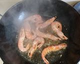Foto del paso 2 de la receta: Pollo con gambones. Mar y montaña