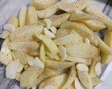 Foto del paso 1 de la receta: Dorada asada al horno con patatas sabrosas