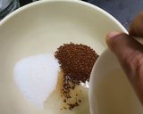 Gambar langkah 2 resipi Dalgona coffee.