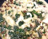 Foto del paso 4 de la receta: Solomillo en salsa de espinacas 🥬 y queso de cabra 🧀🐐