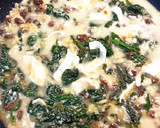 Foto del paso 4 de la receta: Solomillo en salsa de espinacas 🥬 y queso de cabra 🧀🐐
