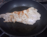 Foto del paso 2 de la receta: Bocadillo de secreto con queso Philadelphia y cebolla