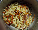 Foto del paso 6 de la receta: Pasta con verduras salteadas