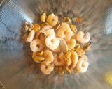 Foto del paso 4 de la receta: Mariscos con leche de coco y arroz verde. #caminodesabores