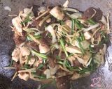 รูปขั้นตอนการทำที่ 10 ของ ไก่ผัดขิง (ผัดอย่างยิ่งใหญ่กินได้ทั้งบ้าน)