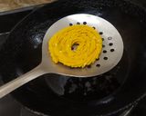 A picture of step 5 of Moong Dal Chakli.