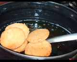 सूजी की मीठी मठरी (Suji ki meethi mathri recipe in Hindi) रेसिपी चरण 5 फोटो