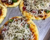 Foto langkah ke 2 dari resep Pizza mini super empuk.