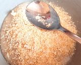 A picture of step 2 of My Porridge with desicated Coconut & Chia Seeds 😗.