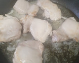 Foto del paso 1 de la receta: Contramuslos de pollo en salsa de pimientos del piquillo