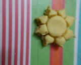 A picture of step 7 of Tutti frutti flower cookies.