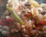Foto del paso 6 de la receta: Wok de verduras y carne con fideos coditos ñam ñam 😉😋