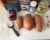 Édesburgonya sült lila hagymával recept fázis 1 fotója