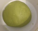 Foto langkah ke 2 dari resep Roti pandan isi kelapa.