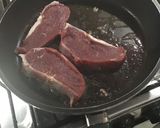 Foto del paso 1 de la receta: Lomo al champiñón con papas noissette