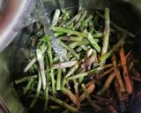 Foto del passaggio 3 della ricetta Zuppa di asparagi selvatici e uova, ricetta del riciclo 🌷