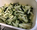 Une image de l'étape 3 de Courgette et poivrons rouges aux épices masala.