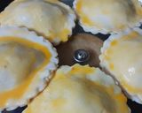 Hình bước làm 3 của món Bánh pateso nhân thịt